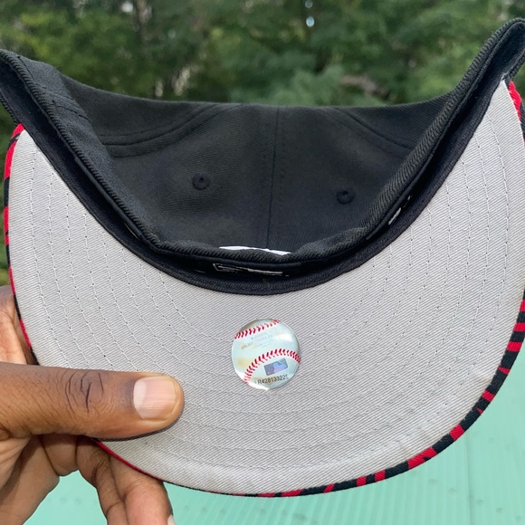 Miami Marlins “New Era” Cap - Picture 3 of 7